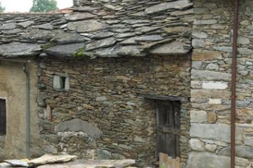 Frassinetto - Tipico tetto in beola
