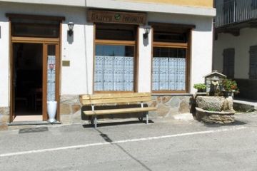 Indirizzo:	Via Roma 23	<br>Tel/Fax:	0124/801143