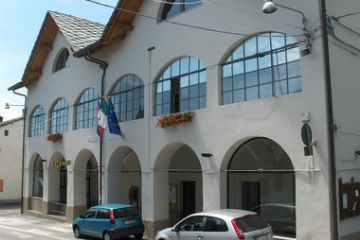 Indirizzo:	Via Roma 39		<br>Tel/Fax:	0124/801007 fax 0124/801033		<br>E-mail/Sito Web:info@comune frassinetto.to.it		<br>